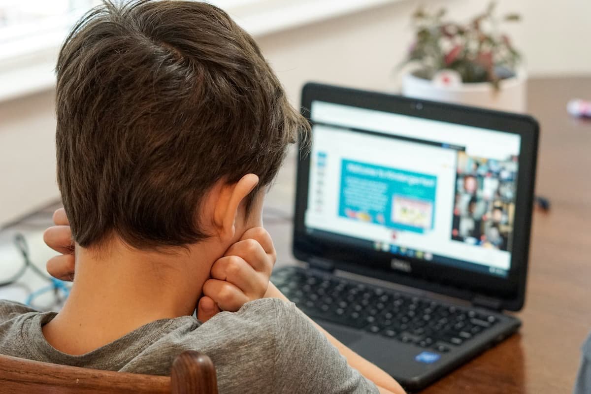 4 Reasons Why You Should Monitor Your Child's Online Activity