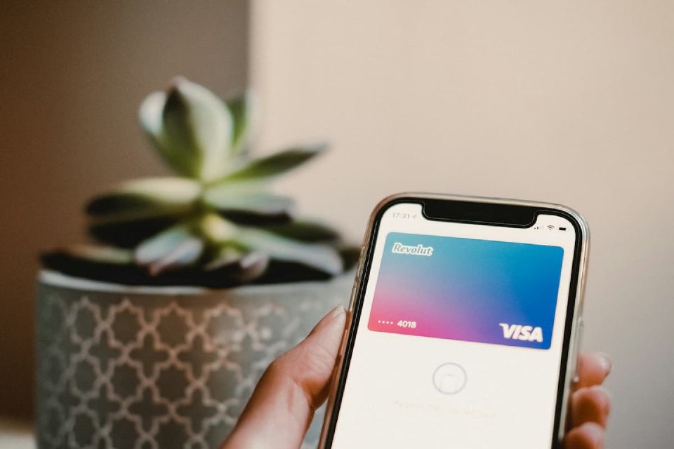 Which Identity Protection Service Is Best for Monitoring Credit, Bank Activity, and Fraud?