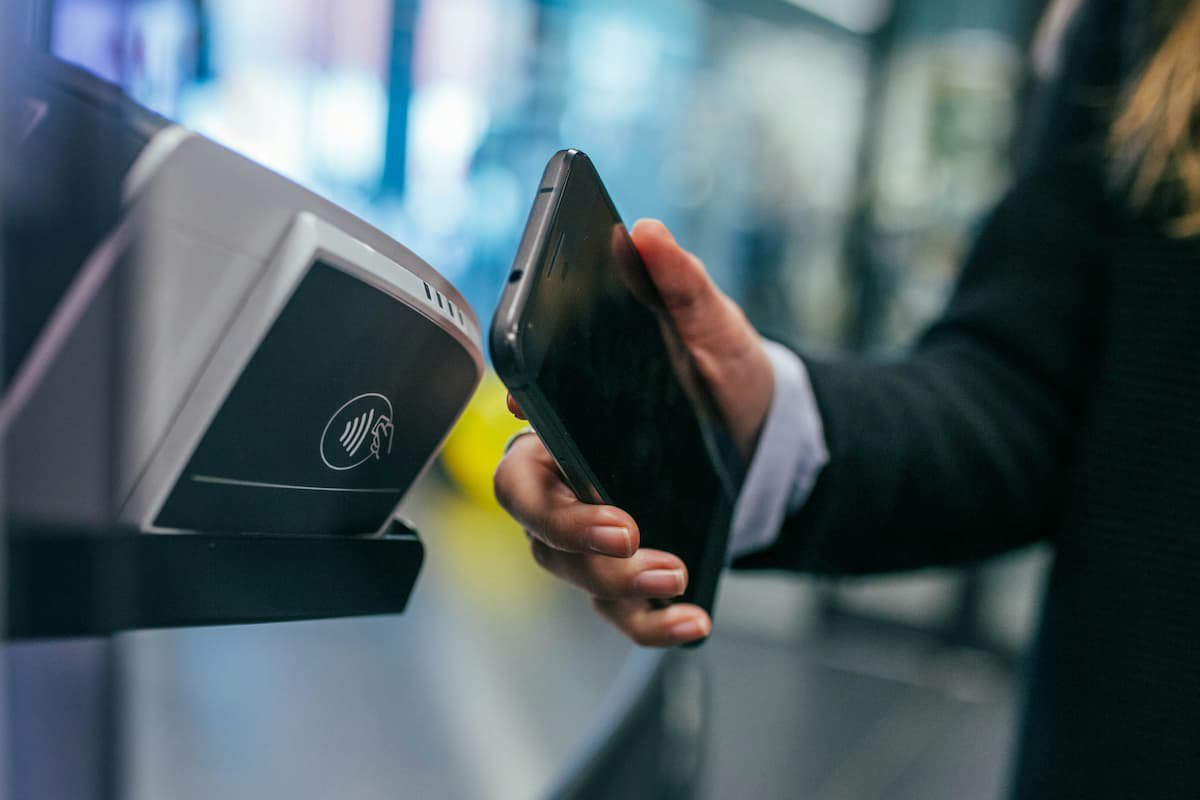 Protecting Your Finances in a Mobile Payment Era